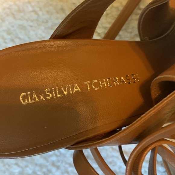 Women Heels - Picture 7 of 7